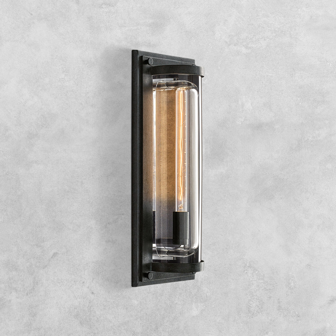 Saver Grand Round Sconce