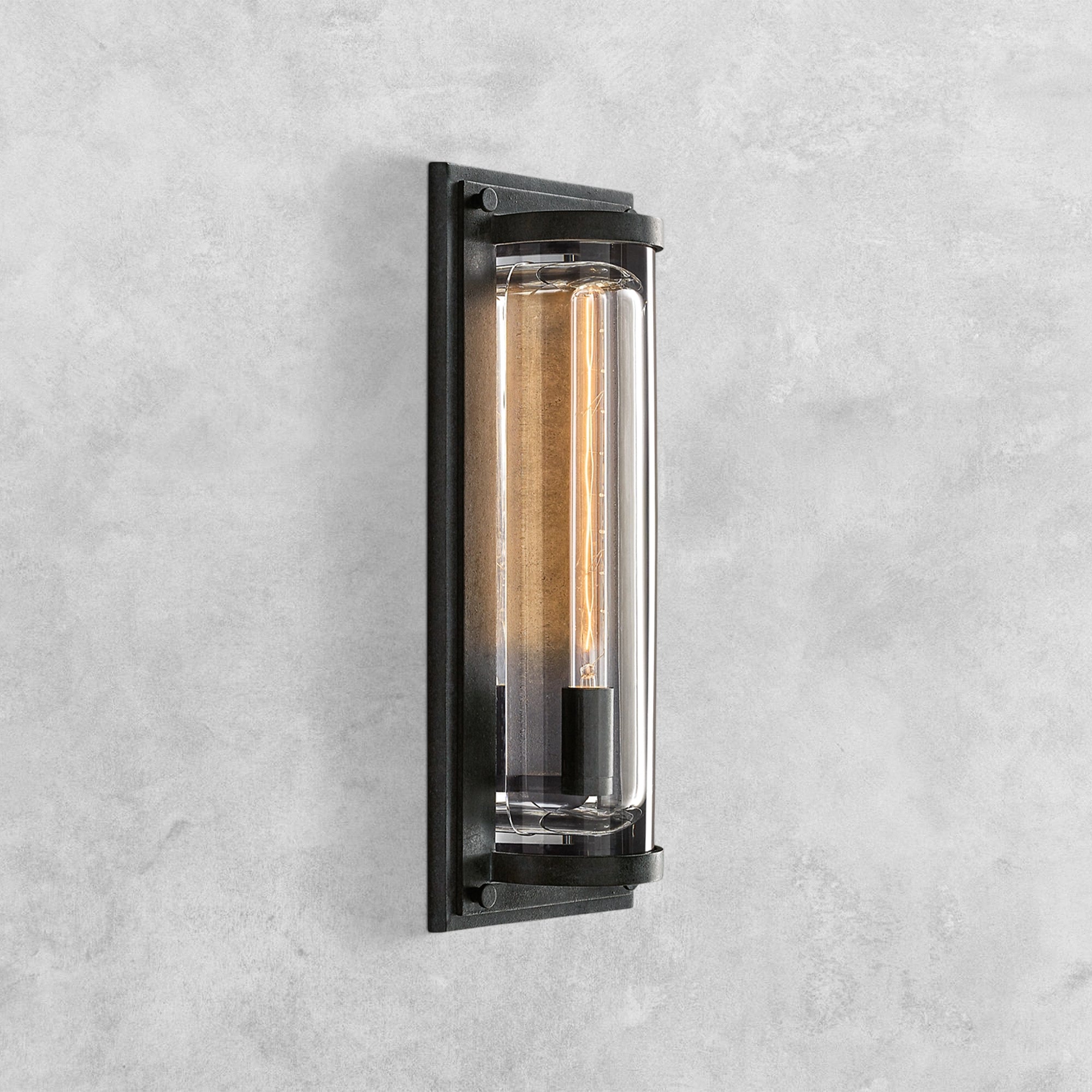 Saver Grand Round Sconce