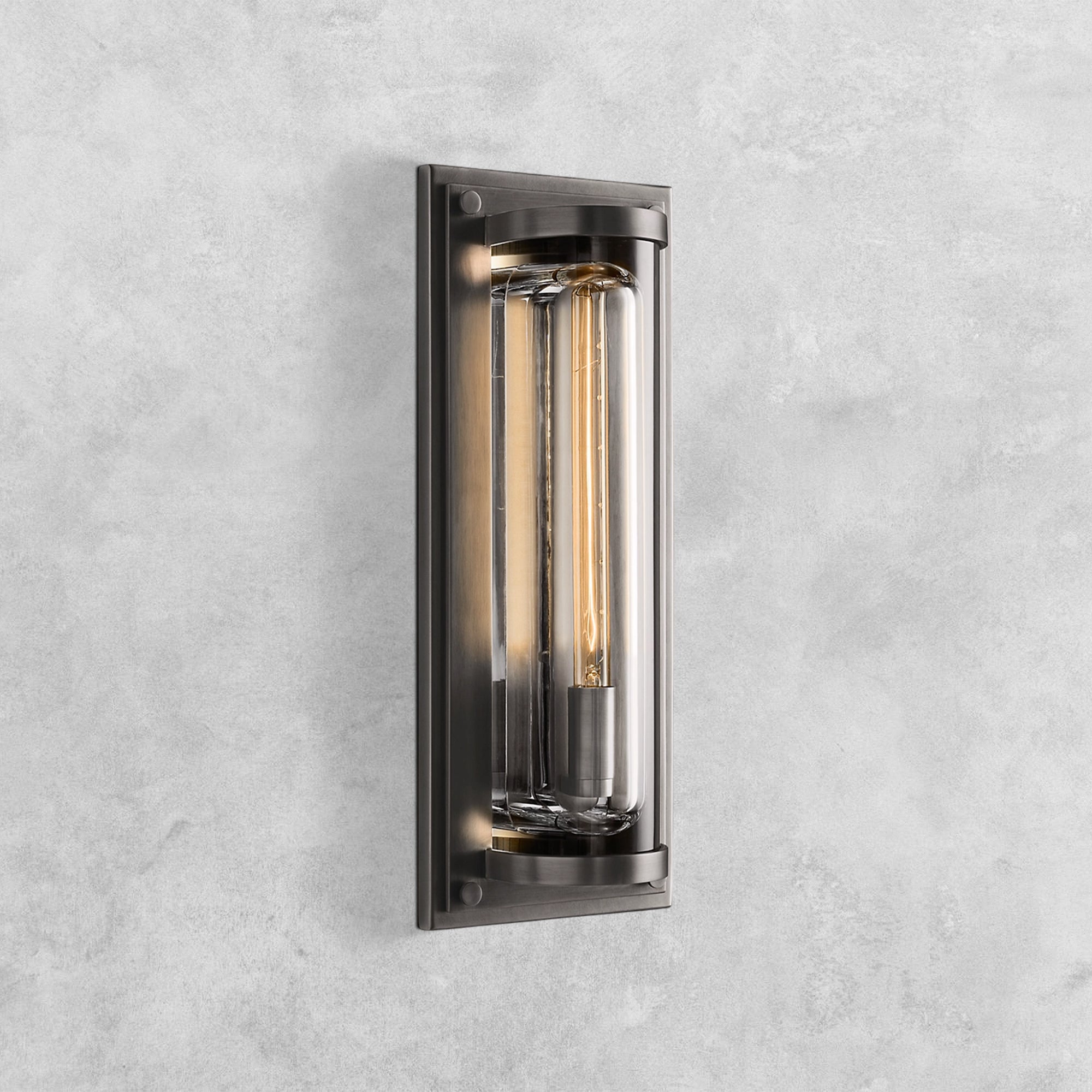 Saver Grand Round Sconce