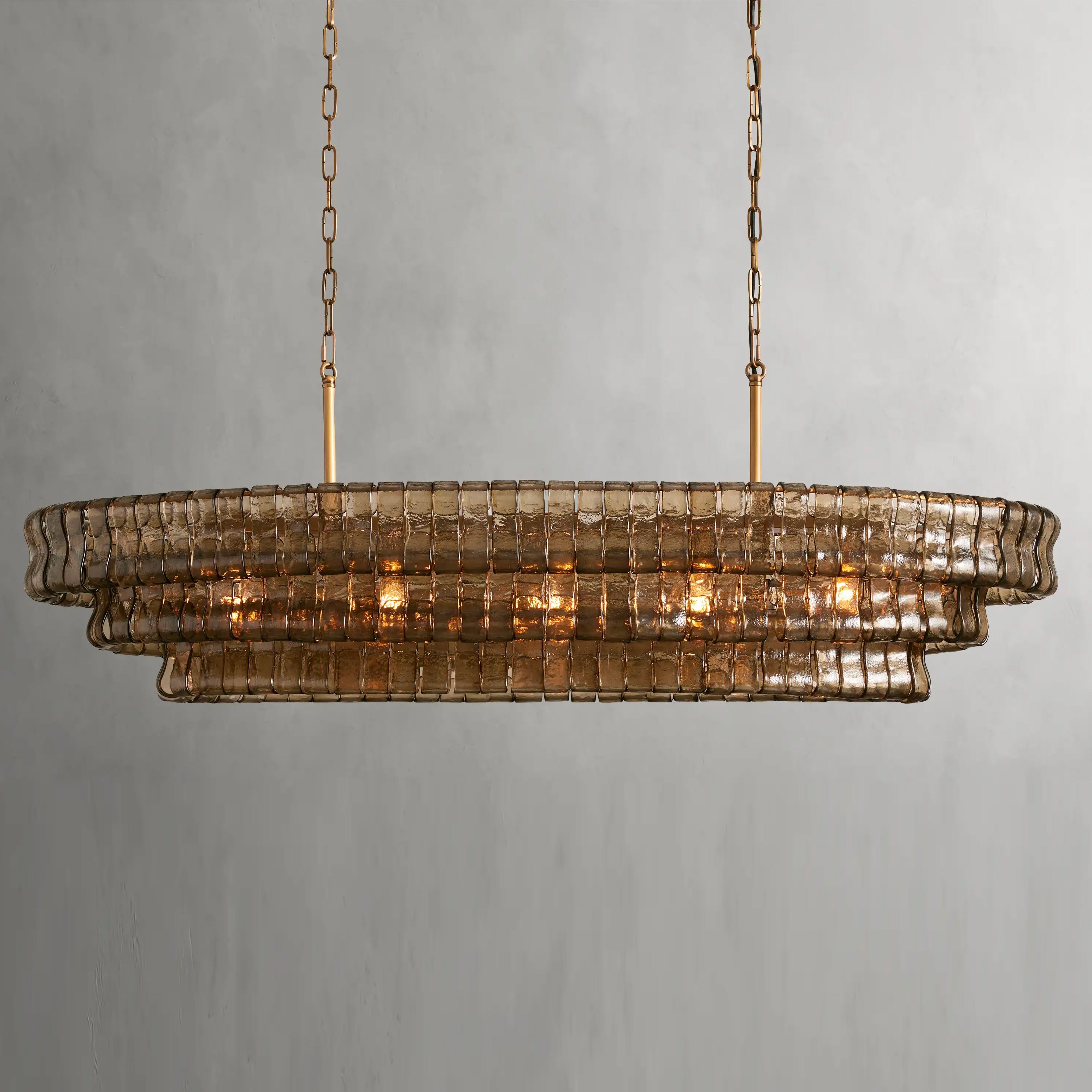 Modern chandelier above dining table in luxury dining room
Luxury chandelier lighting for dining room interior