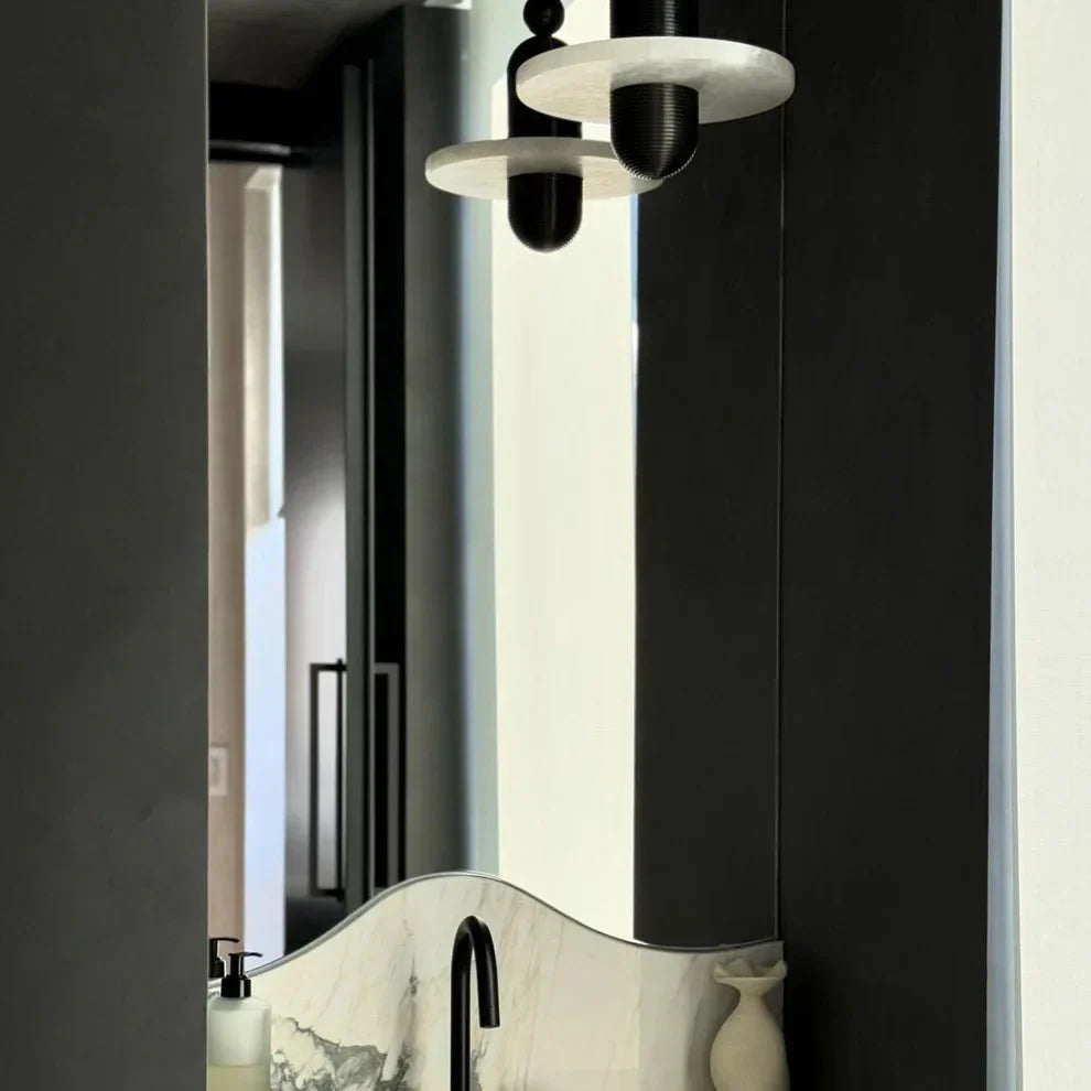 Alabaster Comet Pendant Lamp - D 28cm x H 31.5cm / ∅ 11″ x H 12.4″BlackWarm LightTrivellolab