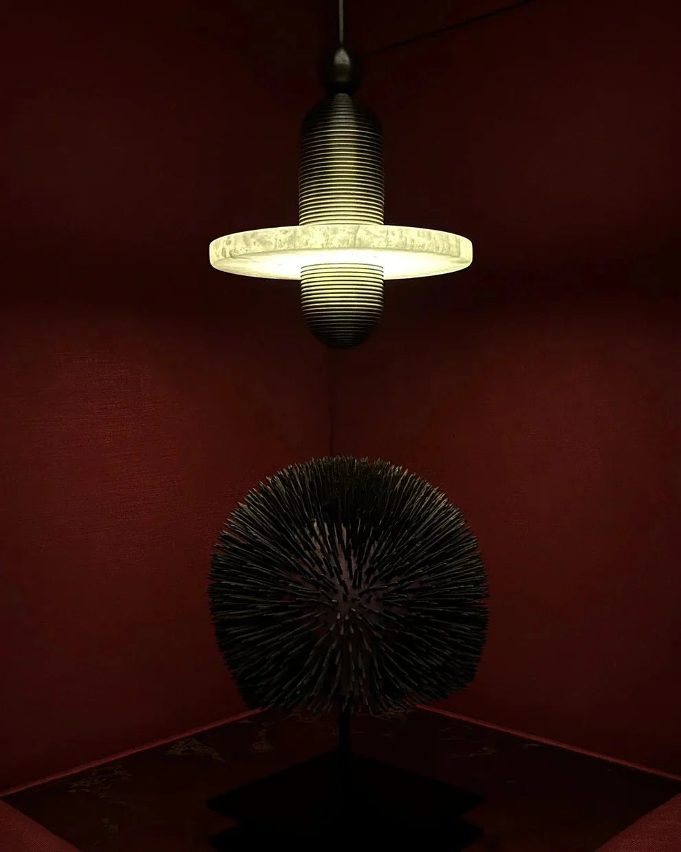 Alabaster Comet Pendant Lamp - D 28cm x H 31.5cm / ∅ 11″ x H 12.4″BlackWarm LightTrivellolab