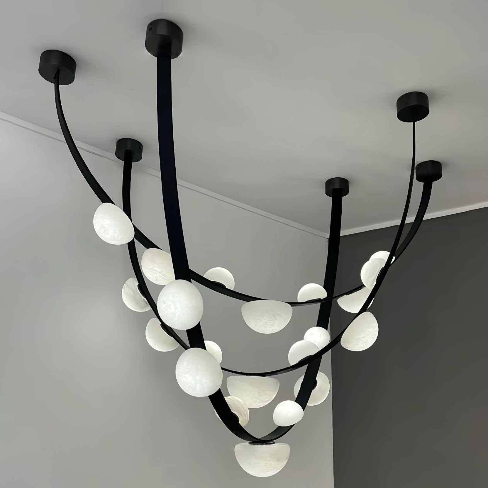 Dew Drops Alabaster Chandelier - L 188cm x H 120cm / L 74″ x H 47.2″Black & WhiteWarm LightTrivellolab