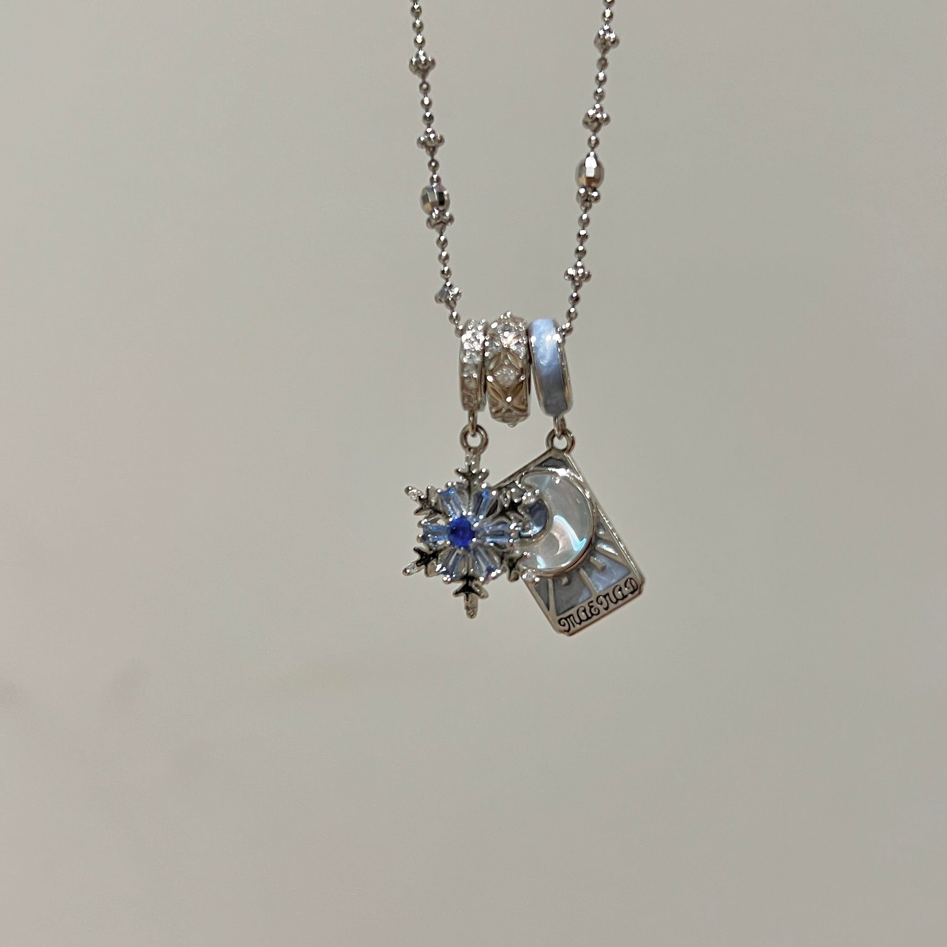 II THE HIGH PRIESTESS Tarot Card Pendant