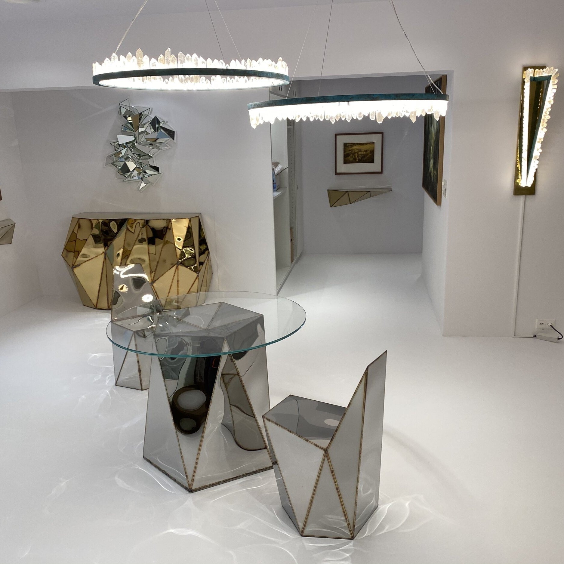 Modern Style Rings Brass & Natural Quartz Crystal Chandelier in Brass/Black Finish - 1 Tier / D23.6" * H4"BrassWarm LightTrivellolab
