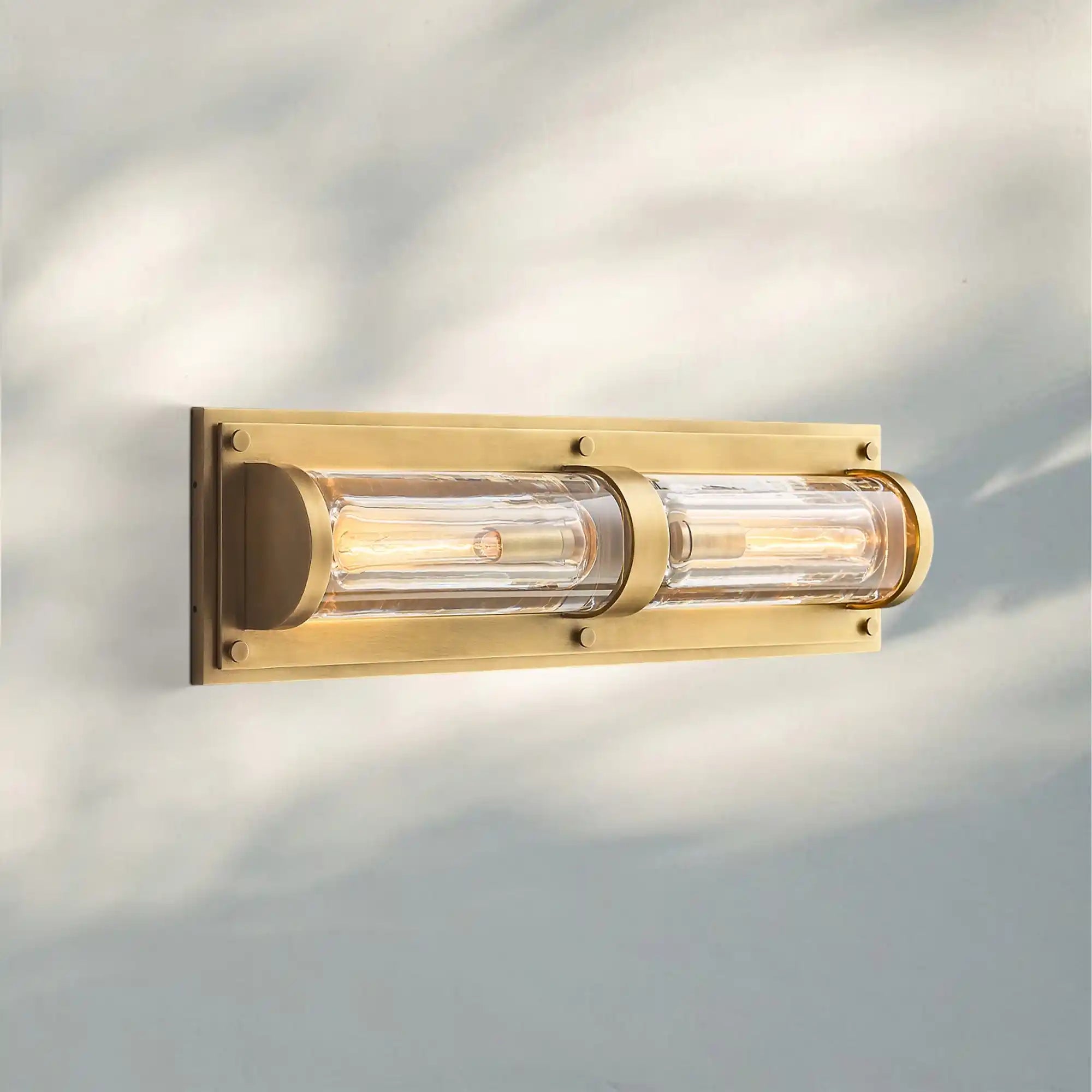 Saver Round Linear Sconce