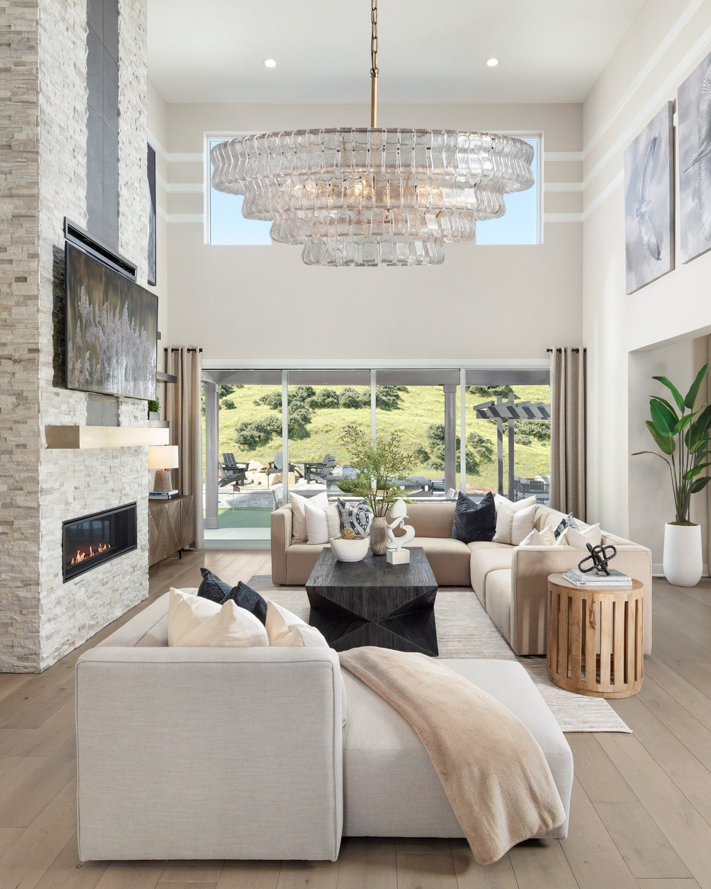 Ghiaccio Round Chandelier